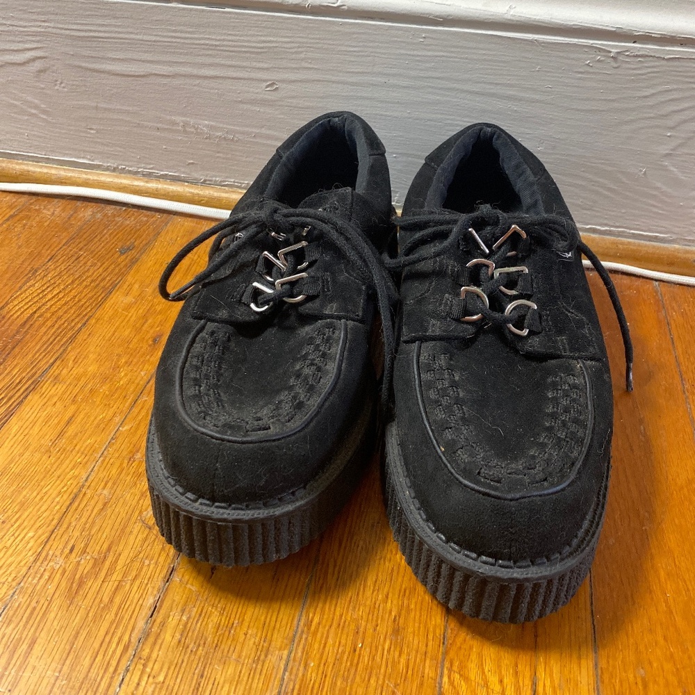 TUK creepers size 9
